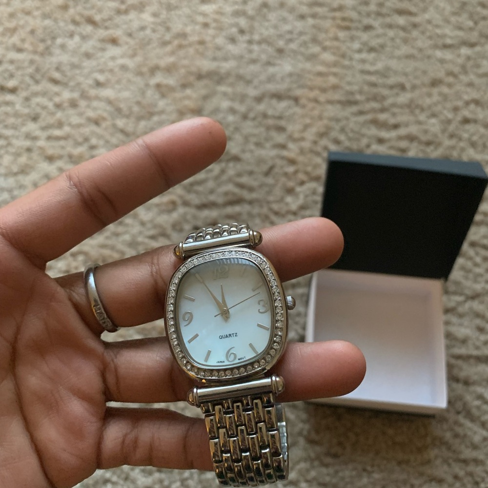 Watch - Picture 5 of 9